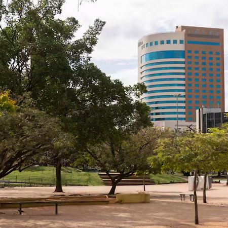 Hilton Porto Alegre, Brazil Hotel Exterior photo The hotel in 2007