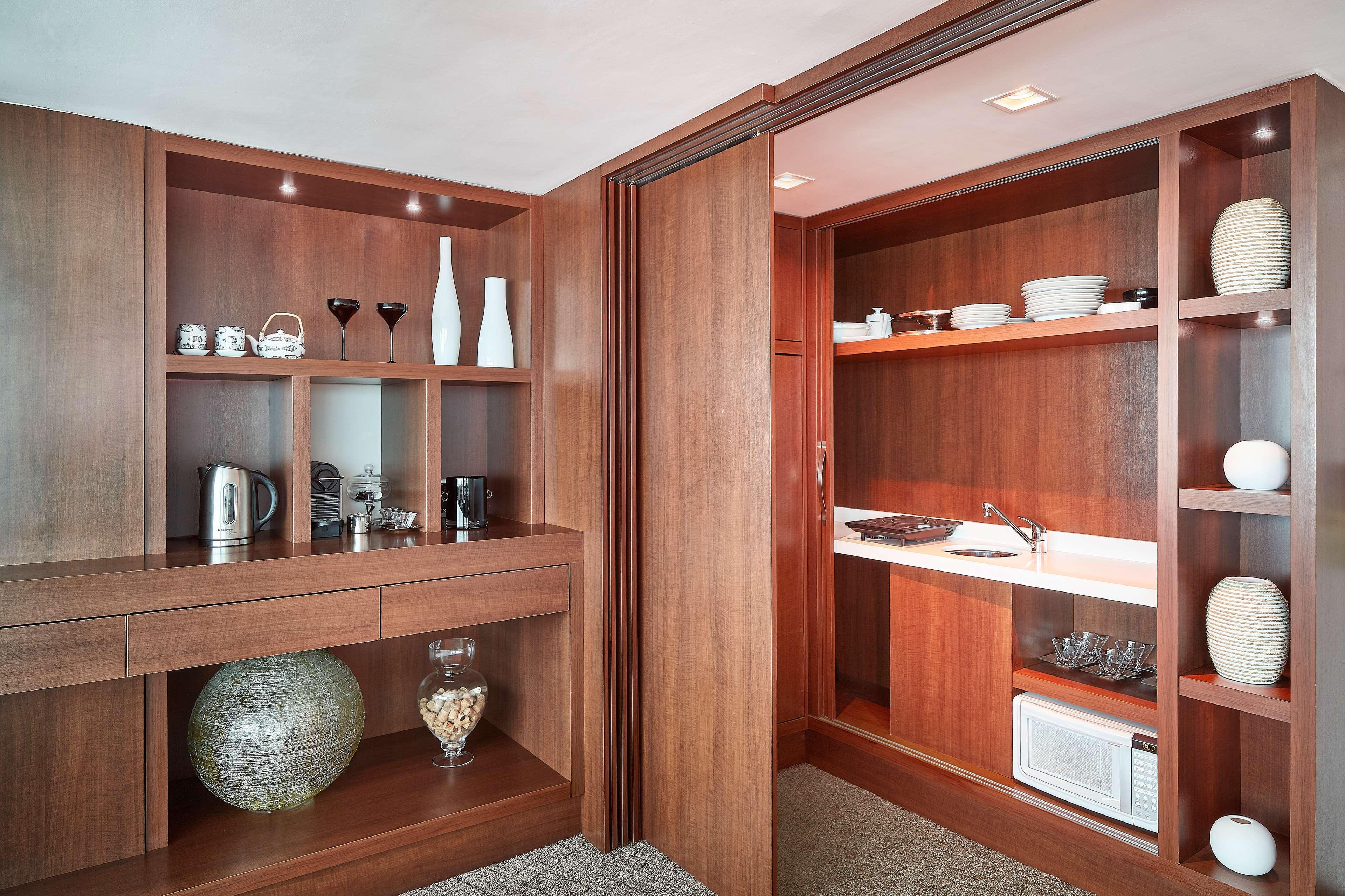 Hilton Porto Alegre, Brazil Hotel Exterior photo A pantry