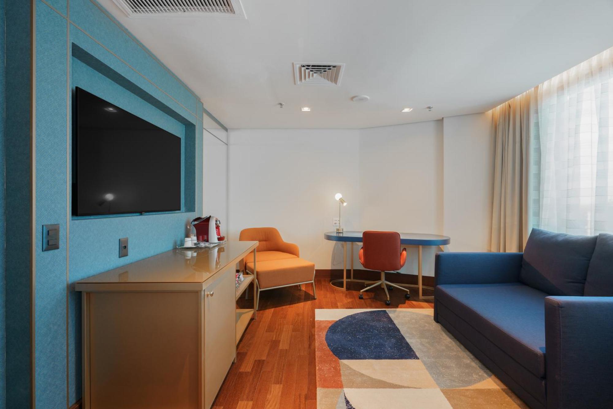 Hilton Porto Alegre, Brazil Hotel Exterior photo A suite at the hotel