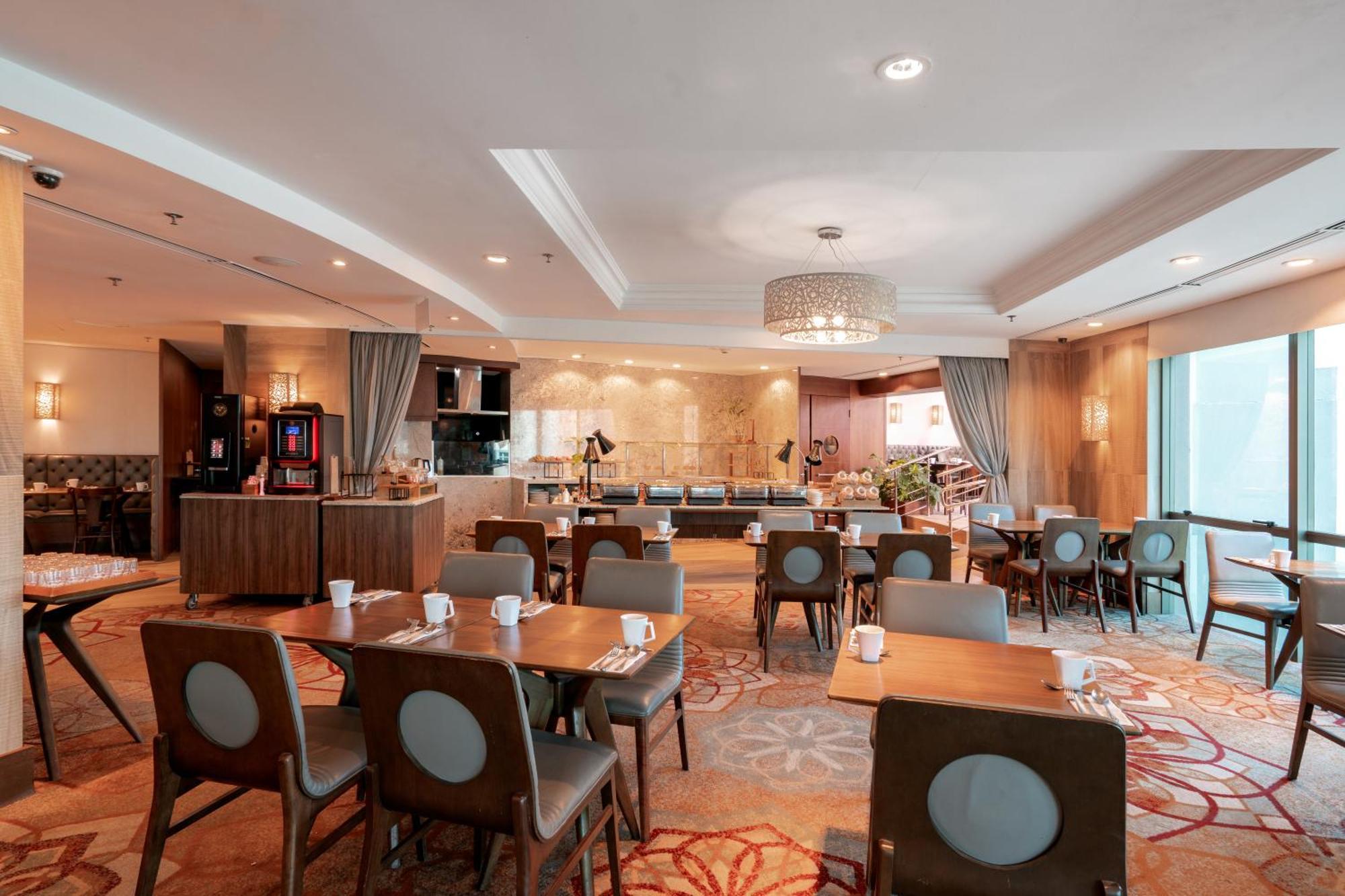 Hilton Porto Alegre, Brazil Hotel Exterior photo Club Lounge at KLIA