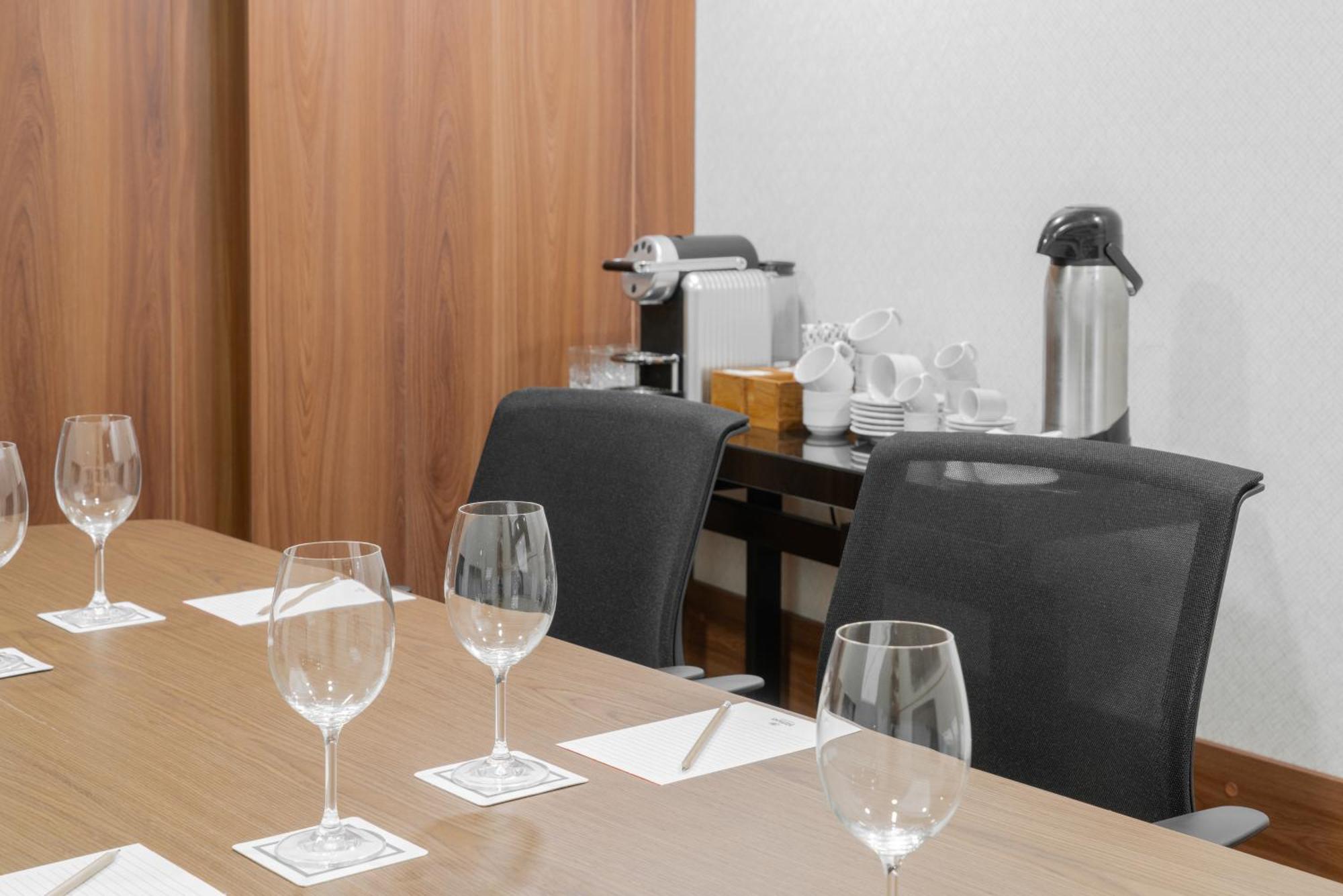Hilton Porto Alegre, Brazil Hotel Exterior photo A Nespresso machine in a meeting room