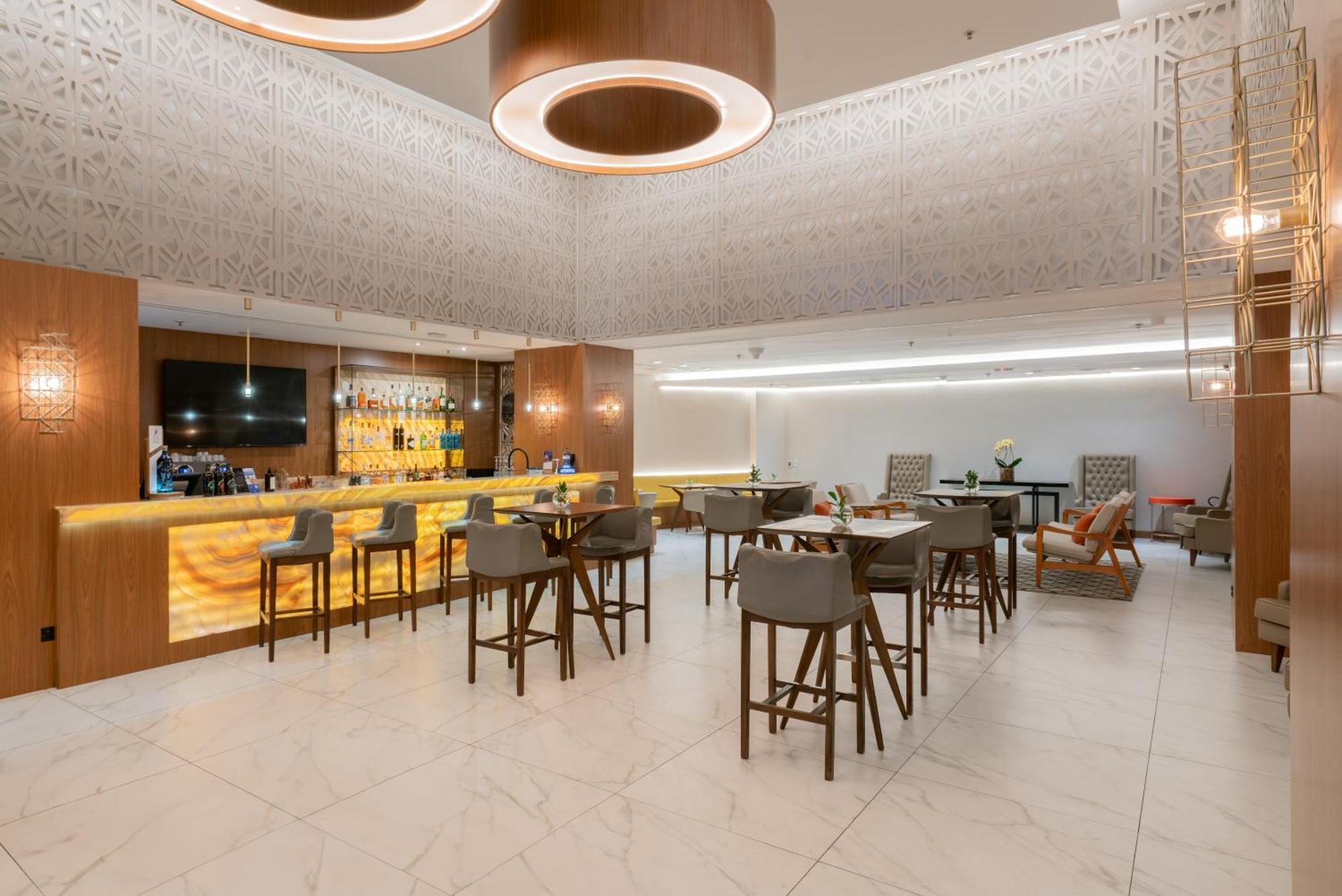 Hilton Porto Alegre, Brazil Hotel Exterior photo The lounge at the airport