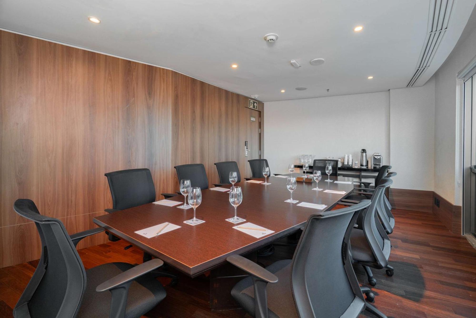 Hilton Porto Alegre, Brazil Hotel Exterior photo Boardroom